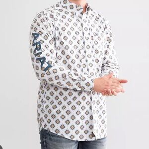 Men’s Ariat Button Down shirt